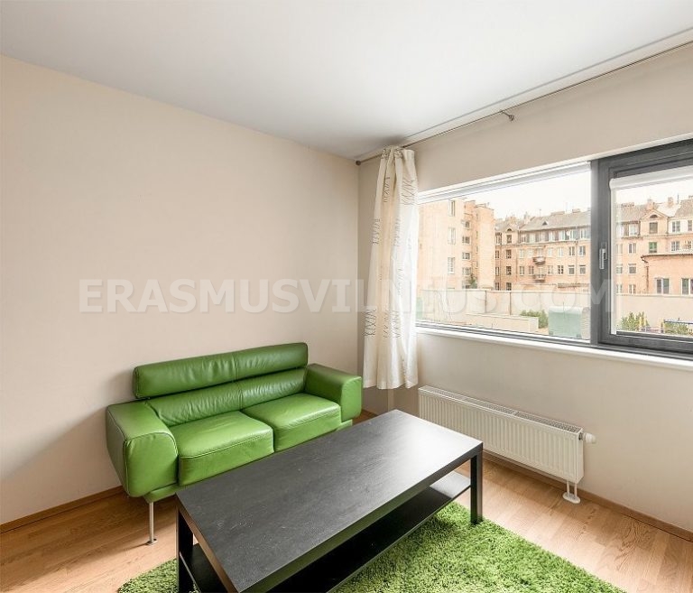 Cuisine équipée avec lave-vaisselle dans l'appartement étudiant Erasmus