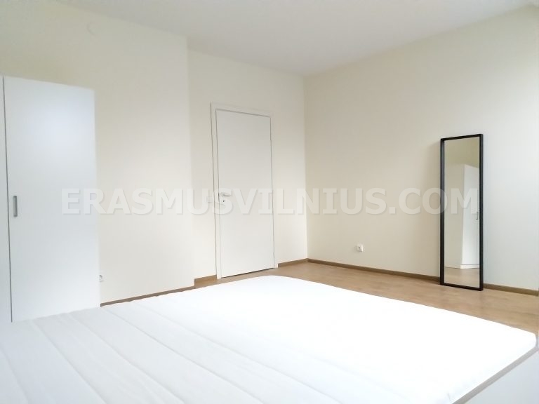 Espace toilettes dans le logement étudiant rénové