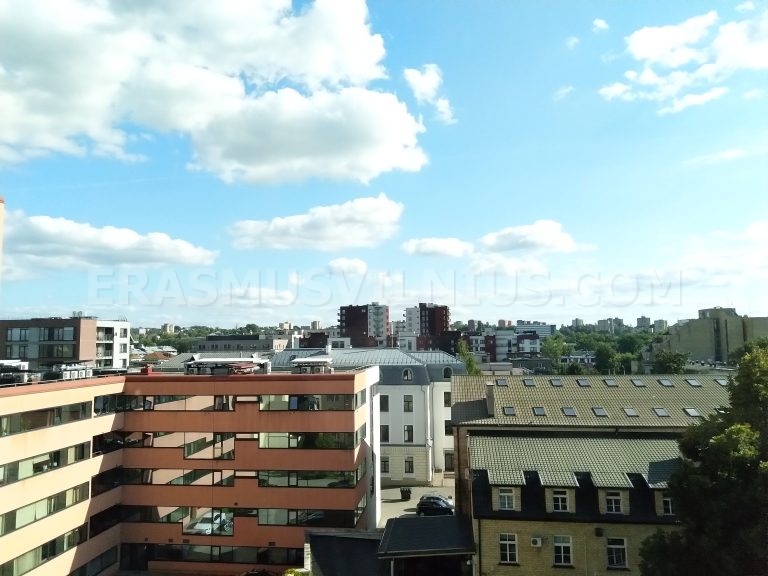 Chambre meublée dans l'appartement Erasmus 3 chambres près de la vieille ville