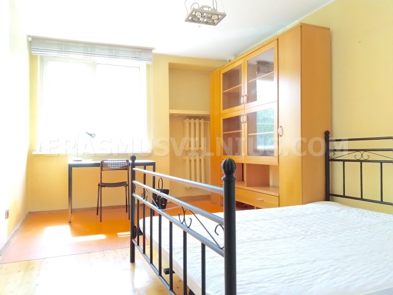 Vue depuis le balcon sur le quartier de la vieille ville de Vilnius