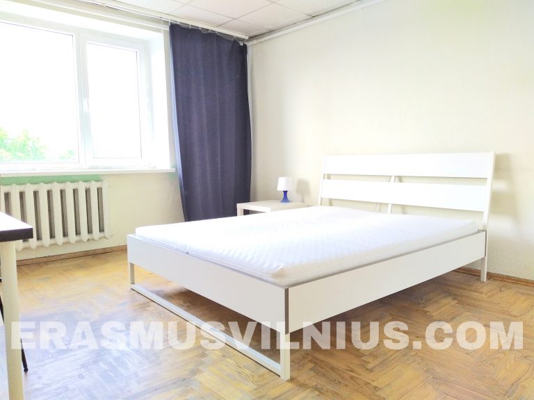 Salle de bain avec sèche-serviettes dans l'Appart. 3